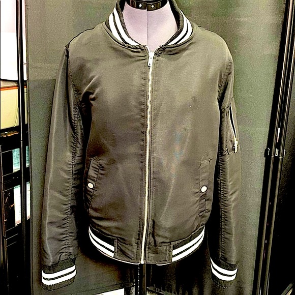 B SWEET Clothing Co women’s black bomber jacket size L NWOT never used - Picture 15 of 16